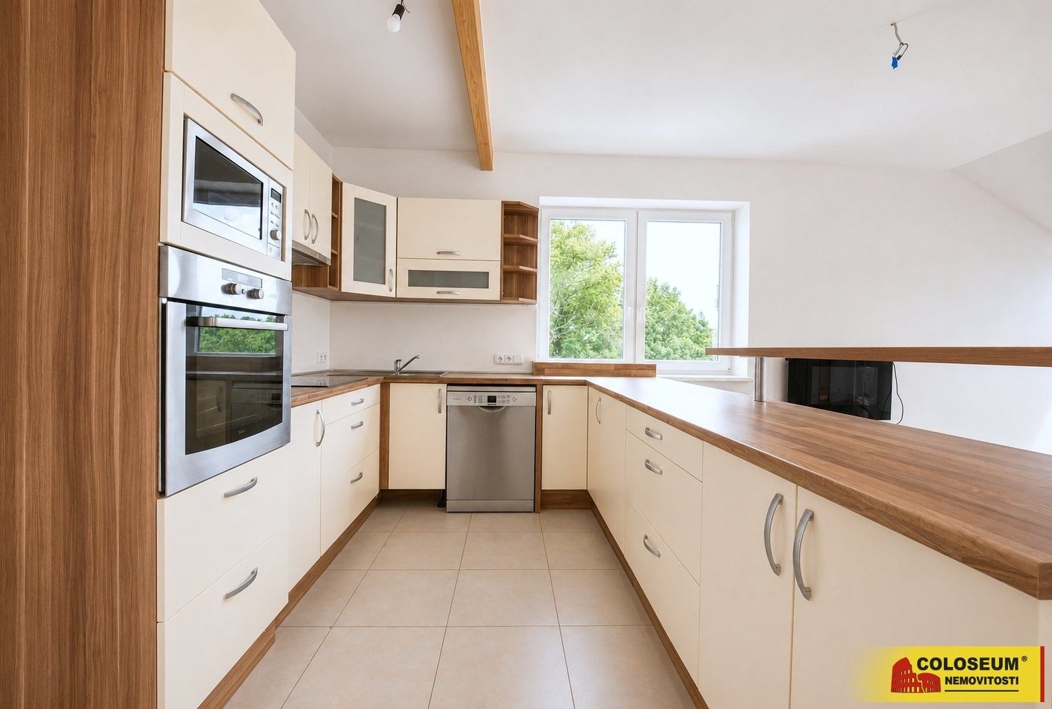 Prodej bytu 4+kk 131 m² - foto 1
