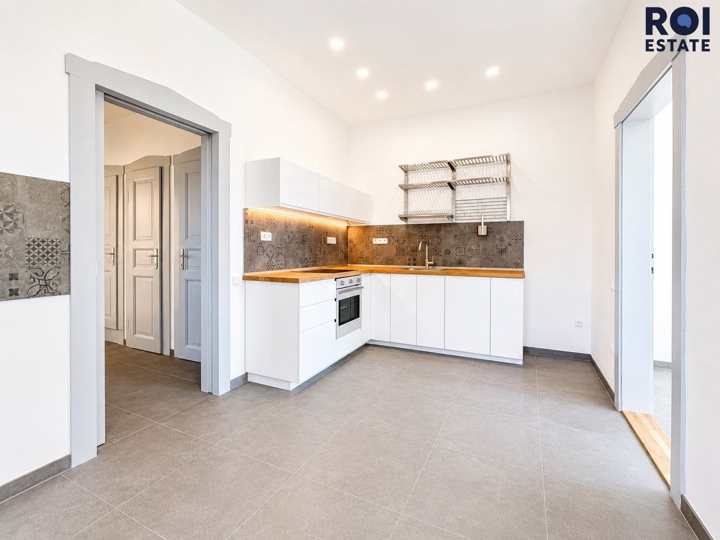 Pronájem bytu 2+1 100 m² - foto 1