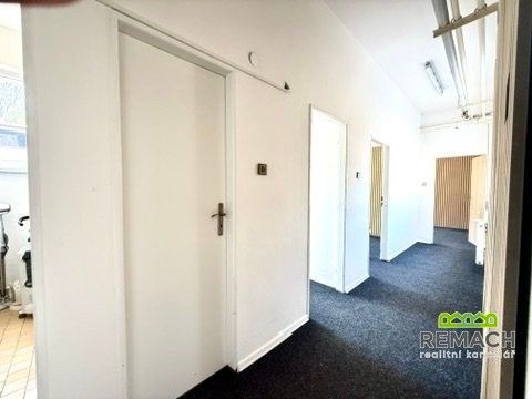 Pronájem komerčního prostoru 37 m² - foto 8