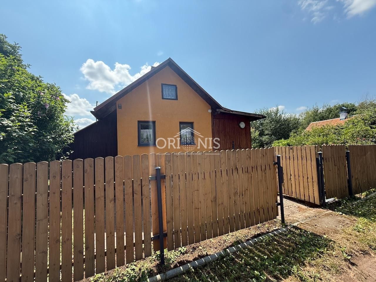Prodej pozemku 352 m² - foto 1