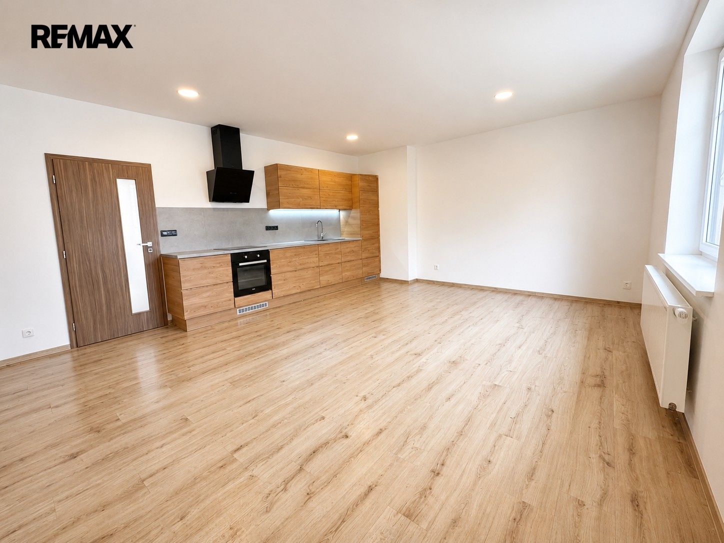 Pronájem bytu 3+kk 78 m² - foto 3