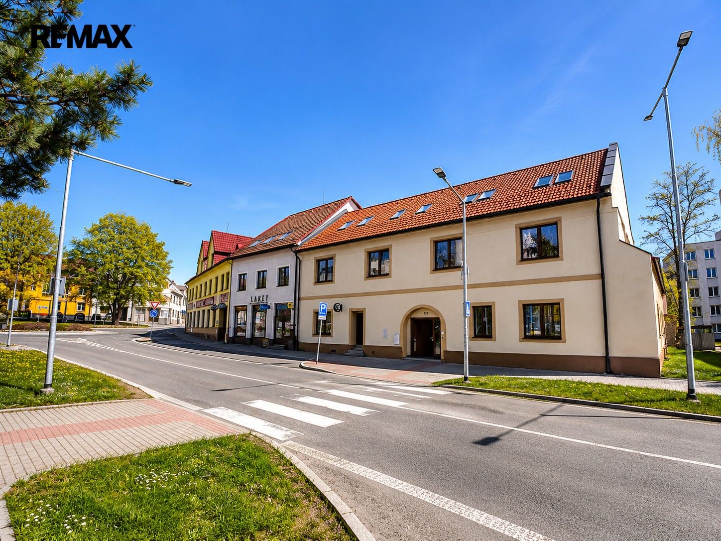 Pronájem bytu 3+kk 78 m² - foto 2