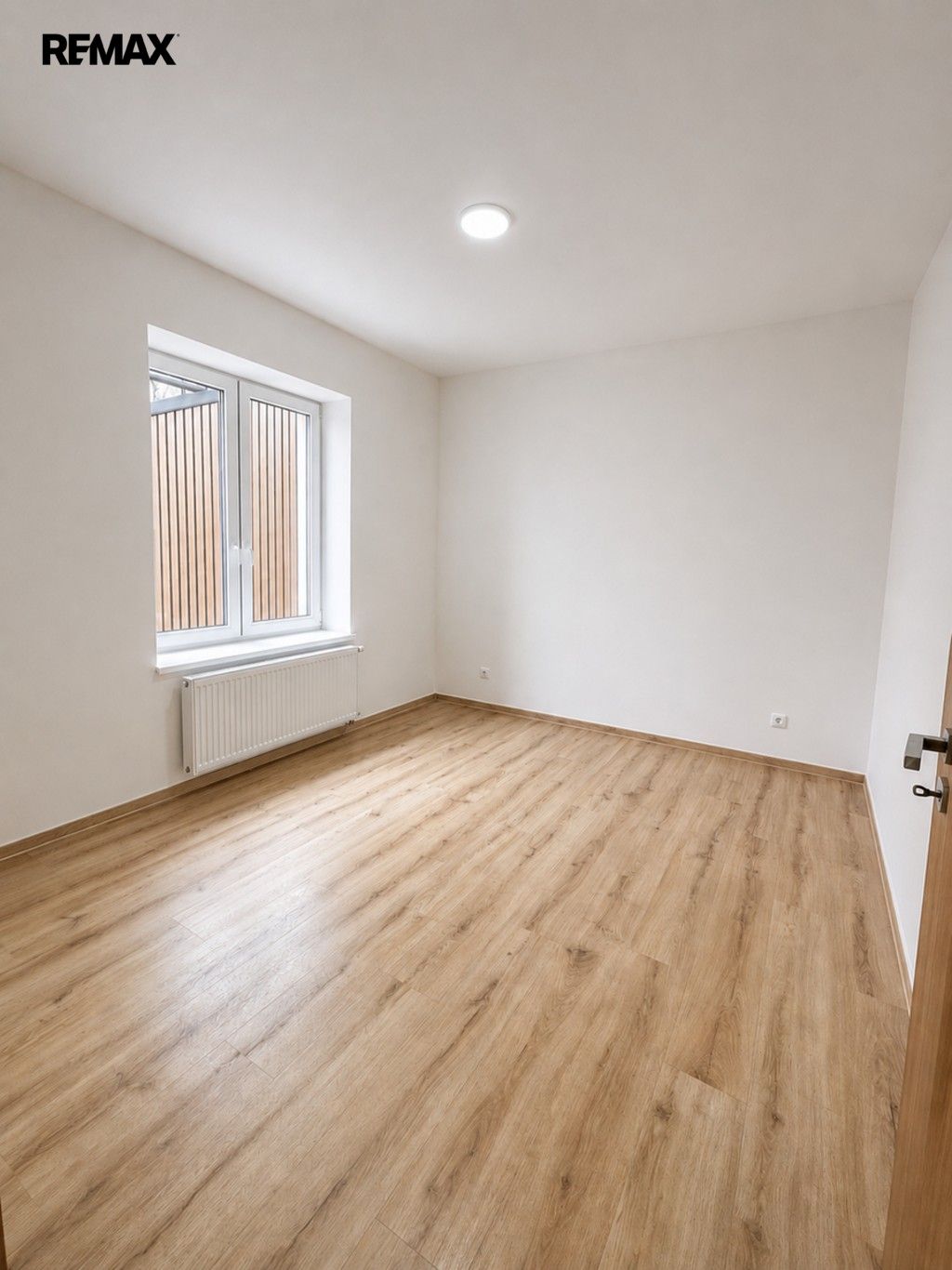 Pronájem bytu 3+kk 78 m² - foto 11