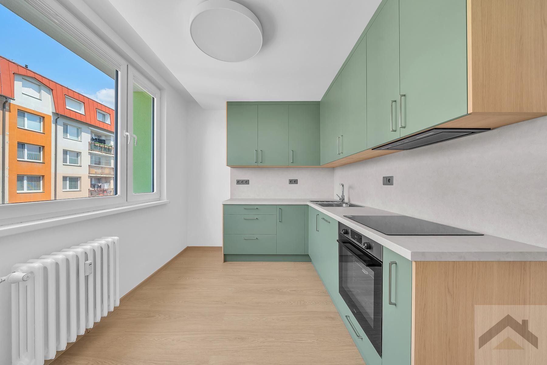 Pronájem bytu 4+1 84 m² - foto 2