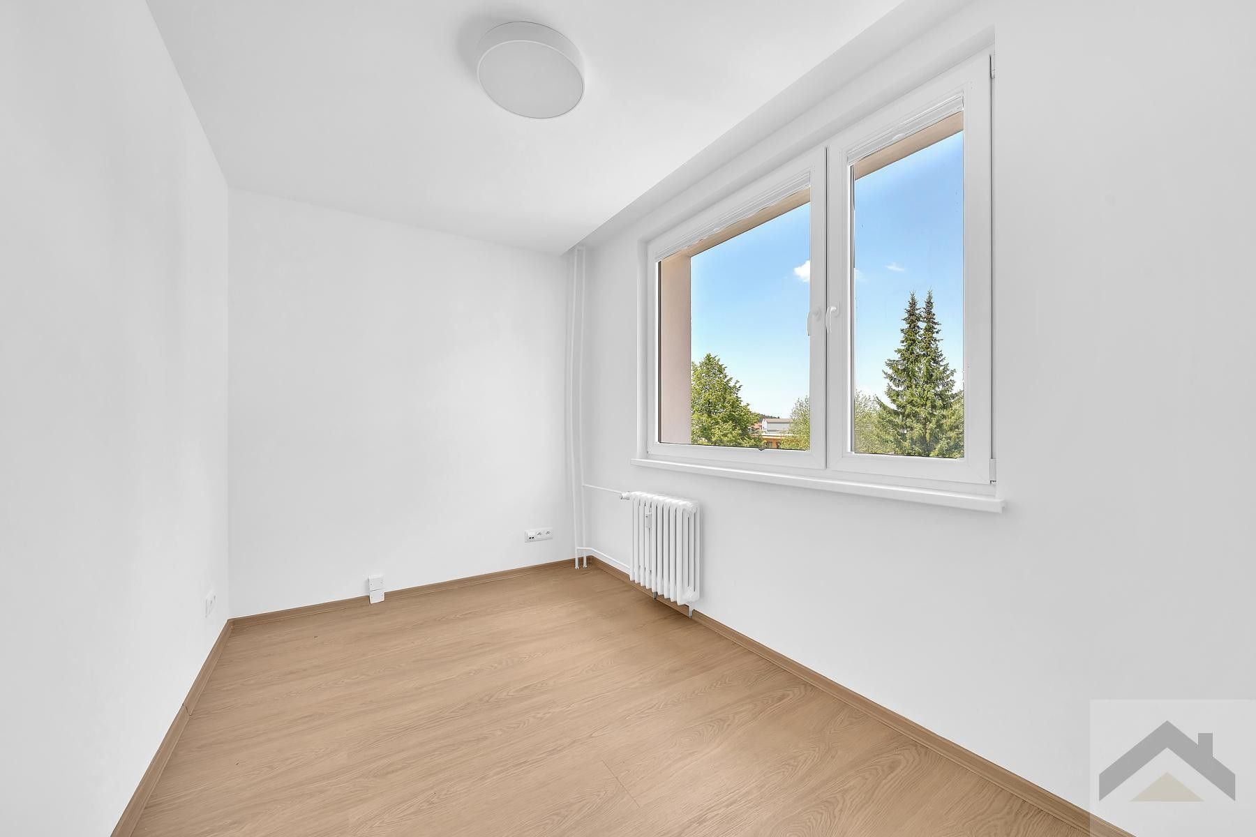 Pronájem bytu 4+1 84 m² - foto 7