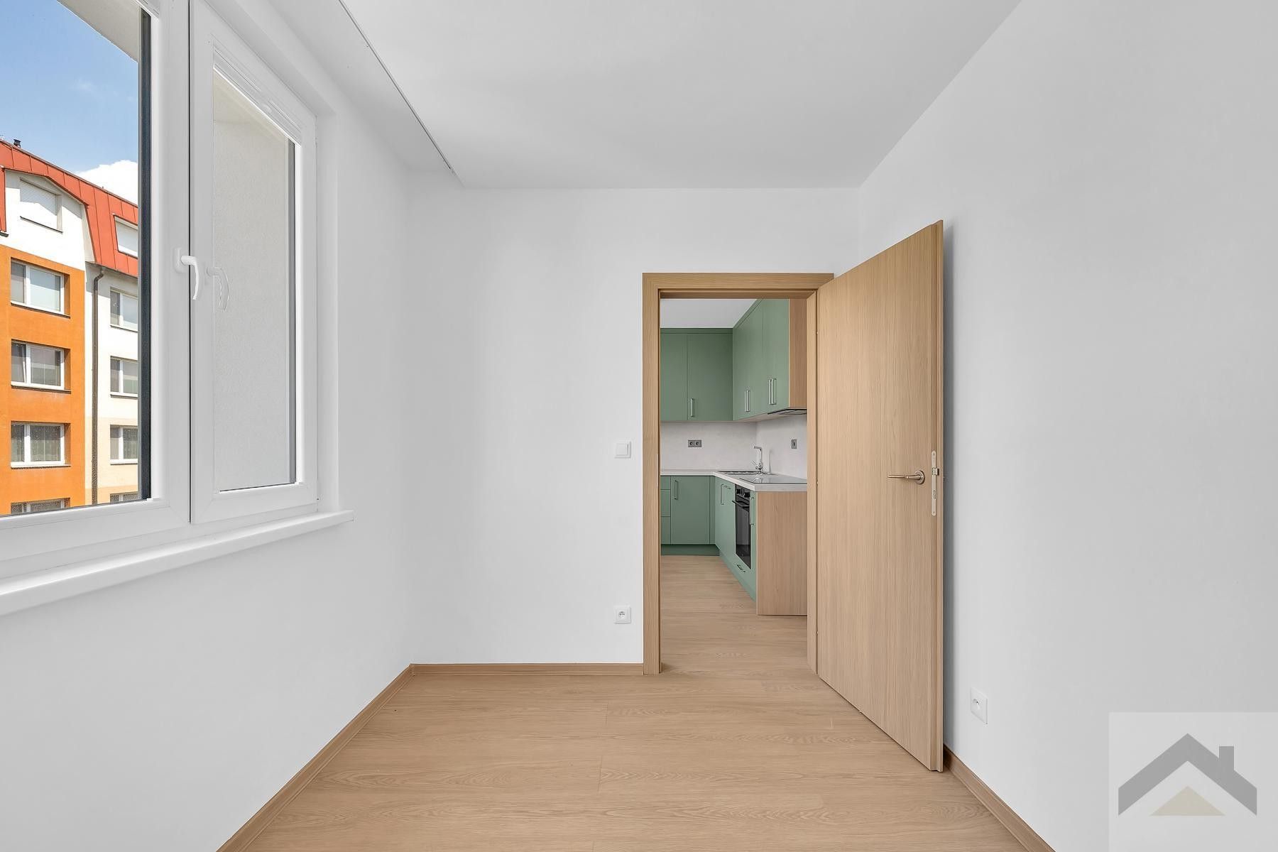 Pronájem bytu 4+1 84 m² - foto 6