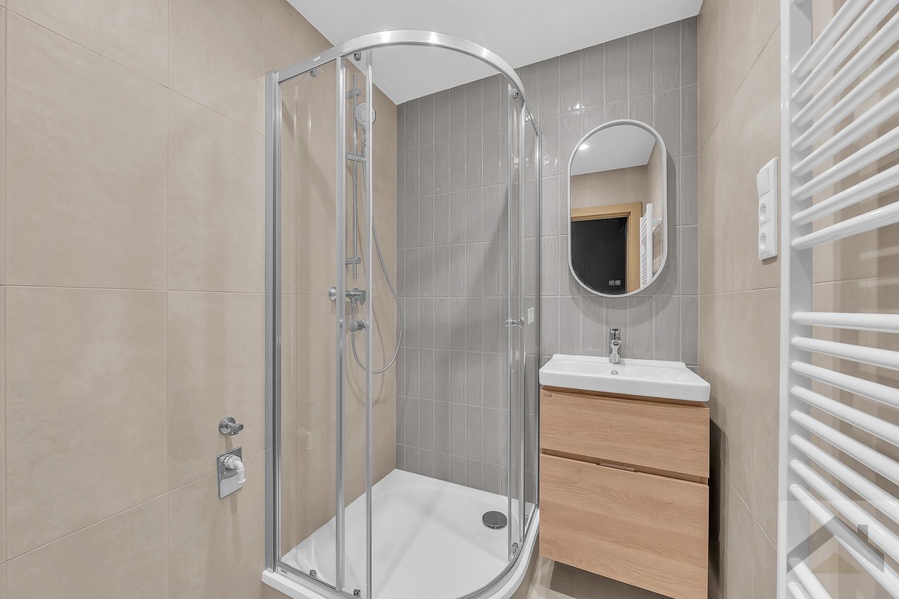 Pronájem bytu 4+1 84 m² - foto 8