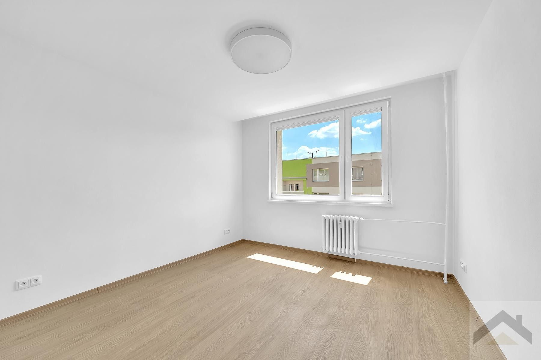 Pronájem bytu 4+1 84 m² - foto 10