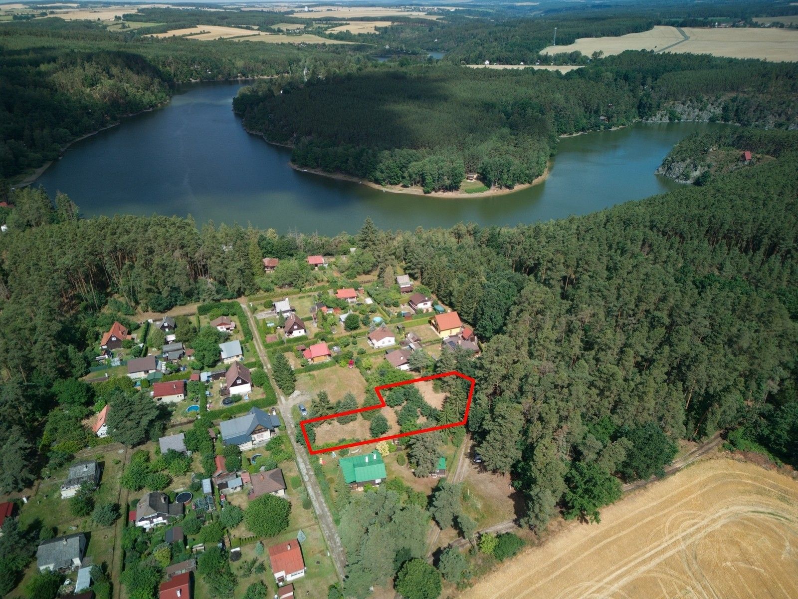 Prodej pozemku 1096 m² - foto 1
