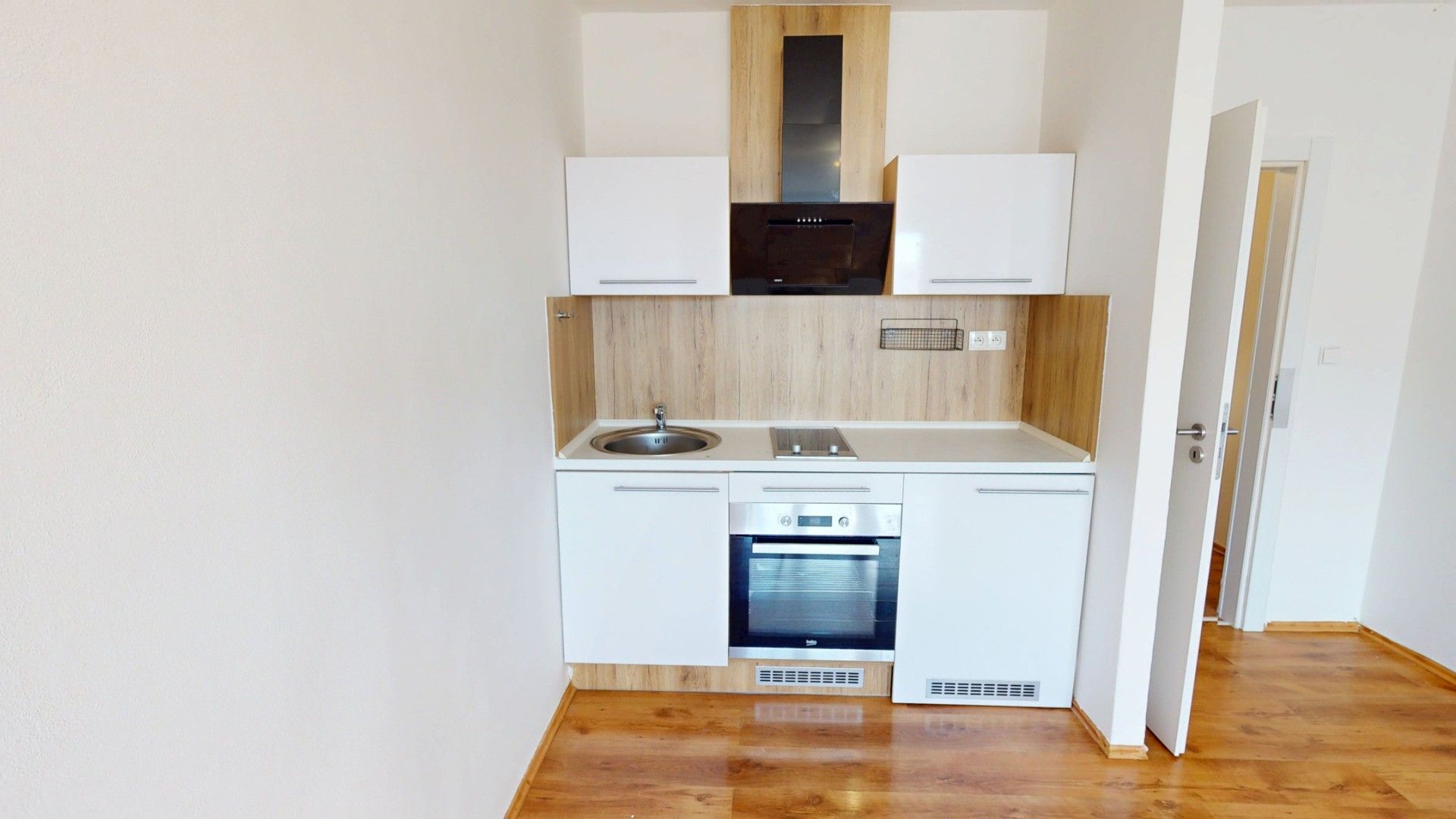 Pronájem bytu 1+kk 28 m² - foto 1