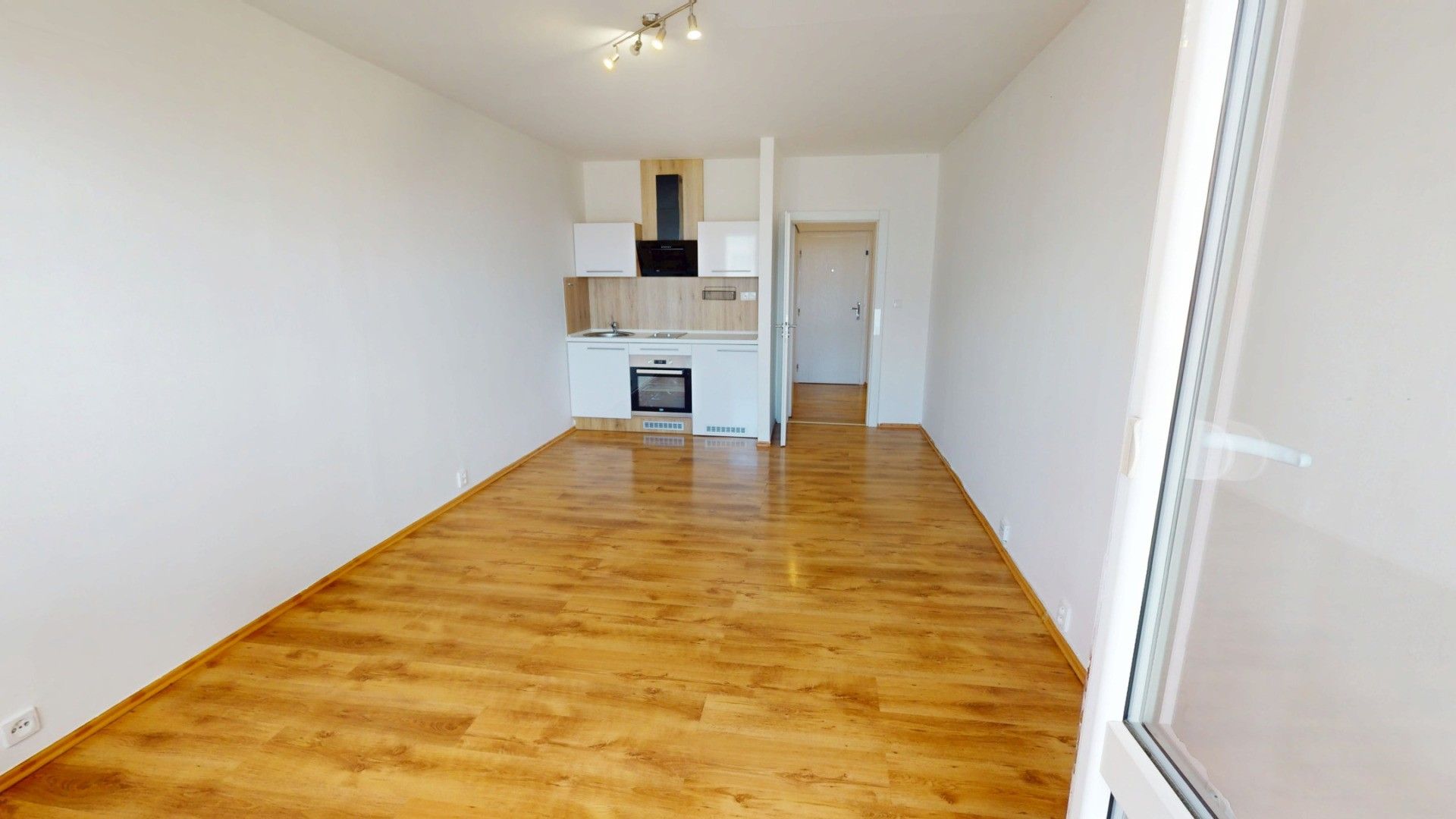 Pronájem bytu 1+kk 28 m² - foto 2