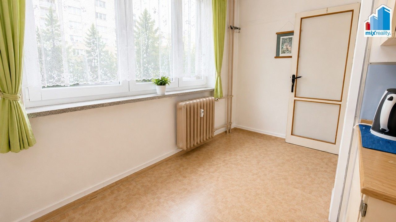 Pronájem bytu 3+1 60 m² - foto 5