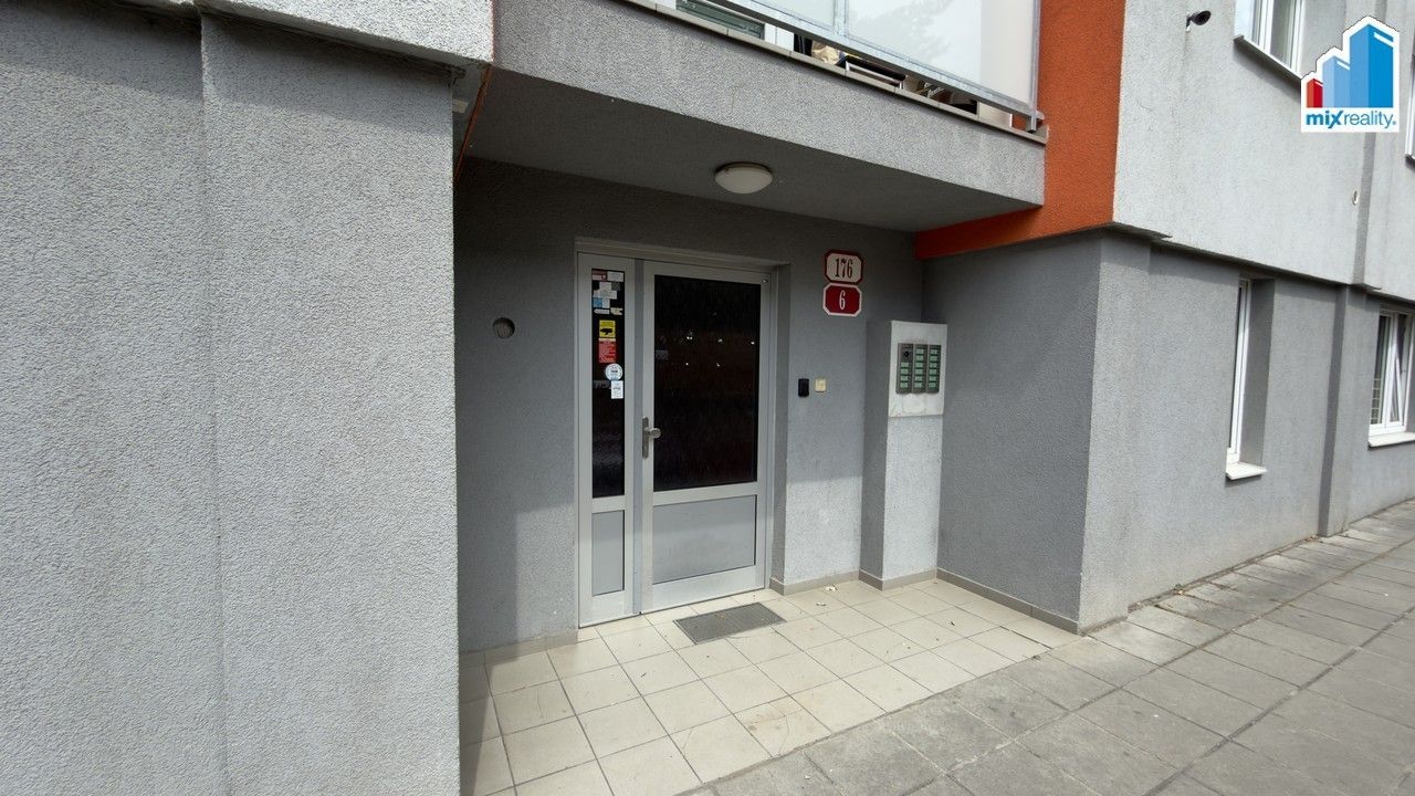 Pronájem bytu 3+1 60 m² - foto 2