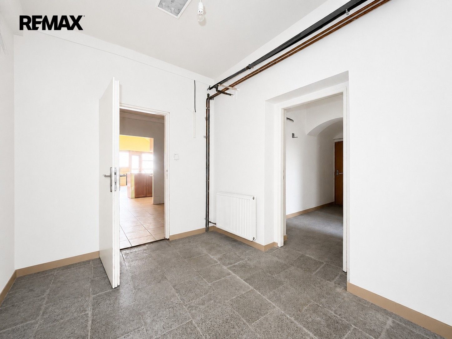 Pronájem komerčního prostoru 126 m² - foto 4