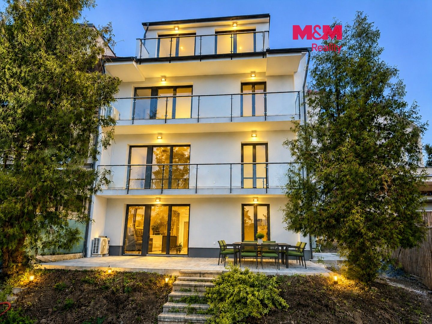 Pronájem bytu 4+kk 250 m² - foto 1