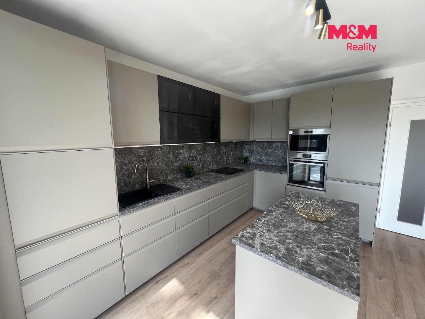 Pronájem bytu 4+kk 250 m² - foto 16