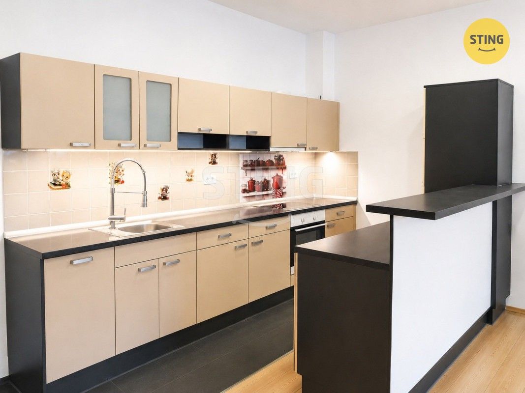 Pronájem bytu 3+kk 95 m² - foto 3