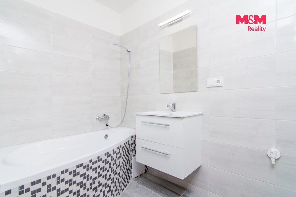 Pronájem bytu 3+1 58 m² - foto 2