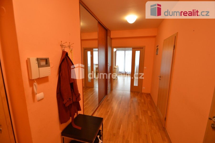 Pronájem bytu 2+kk 64 m² - foto 8