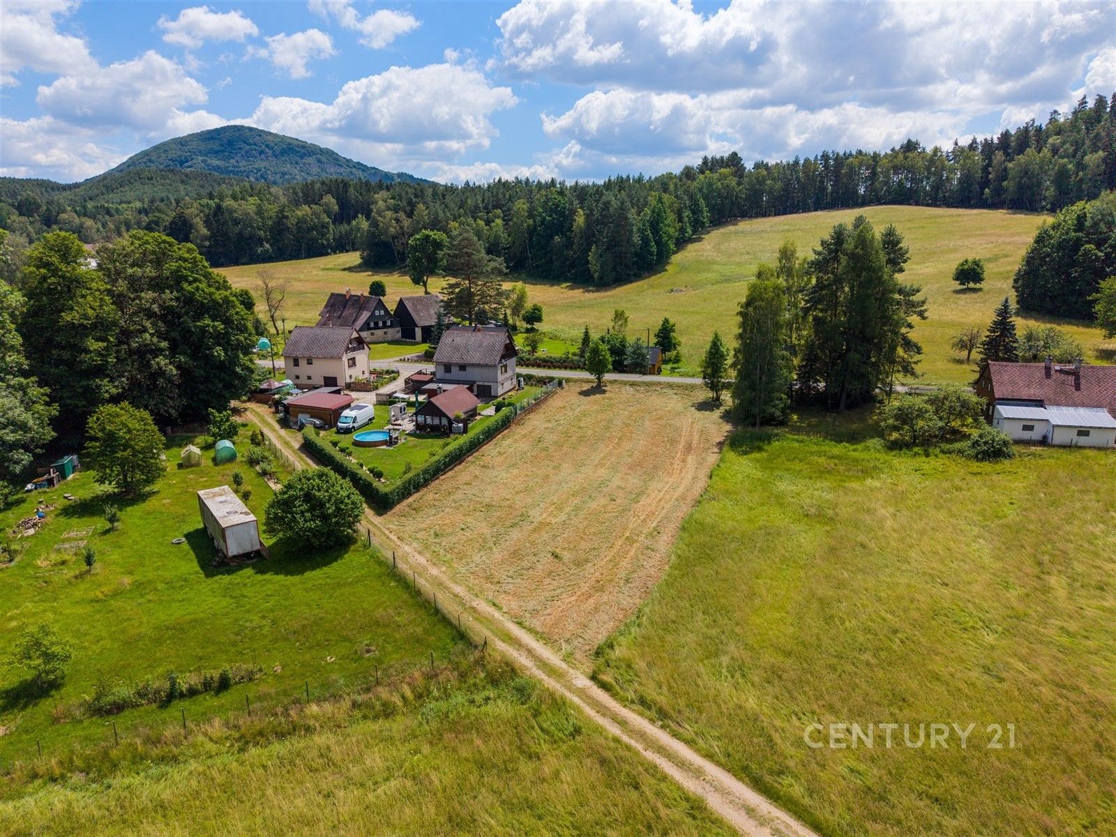 Prodej pozemku 1943 m² - foto 2