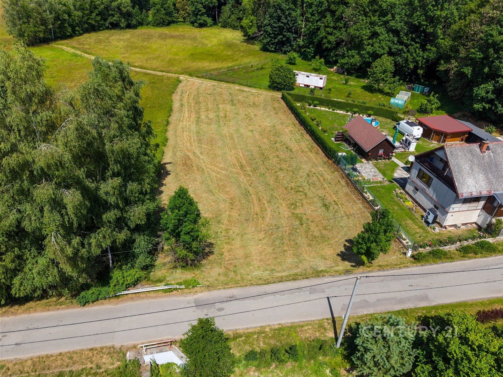 Prodej pozemku 1943 m² - foto 4