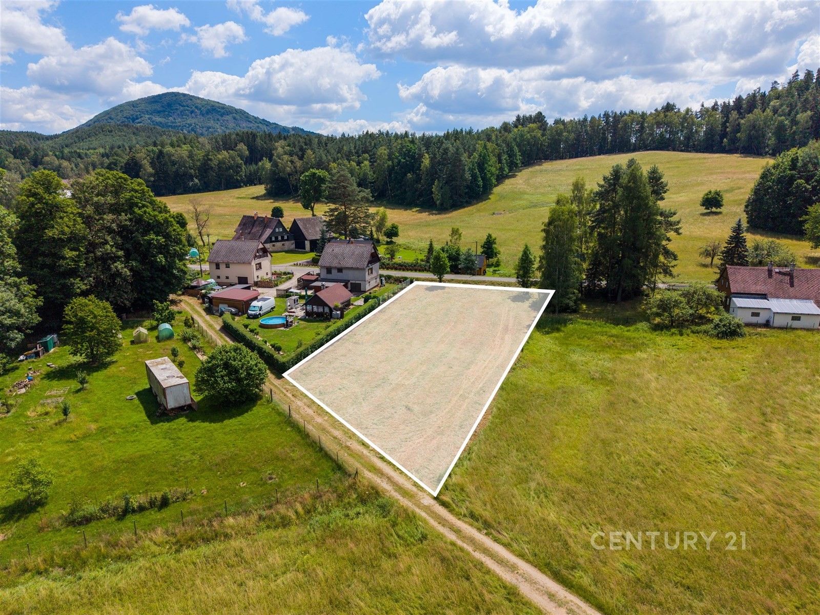 Prodej pozemku 1943 m² - foto 3