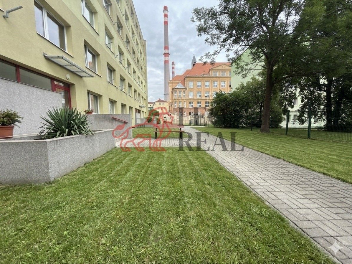 Pronájem bytu 2+kk 40 m² - foto 9