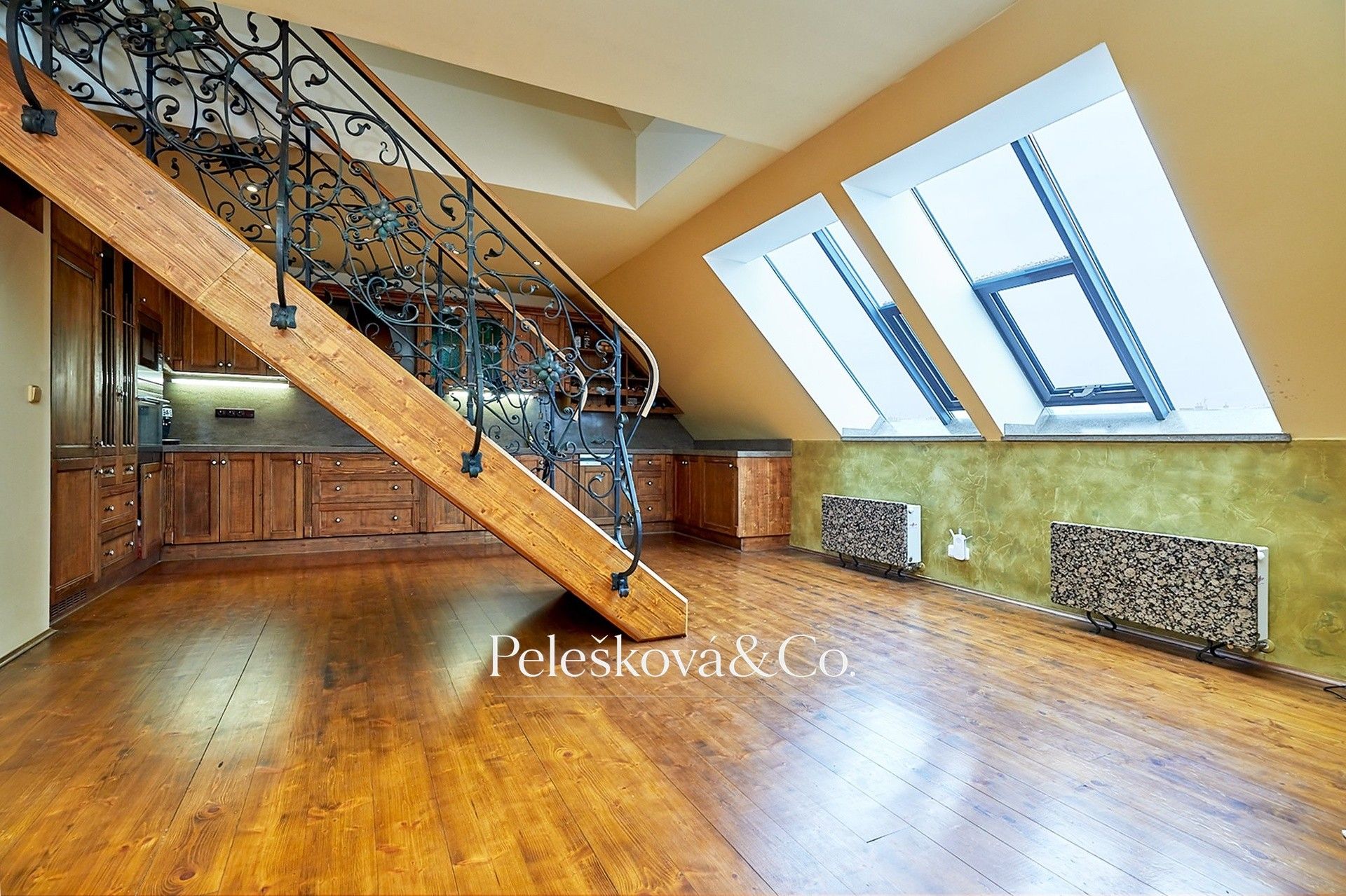Pronájem bytu 4+kk 177 m² - foto 4