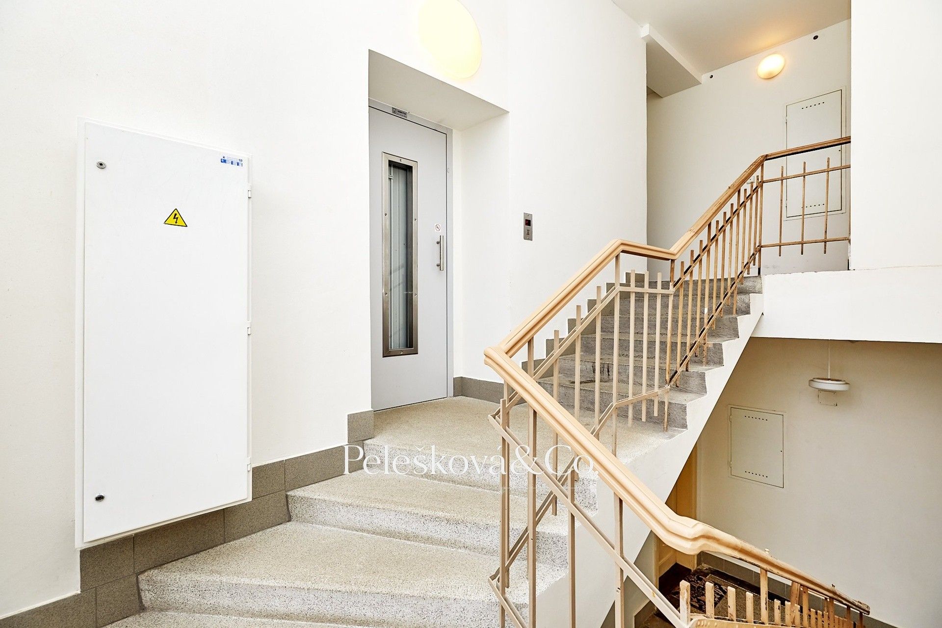 Pronájem bytu 4+kk 177 m² - foto 15