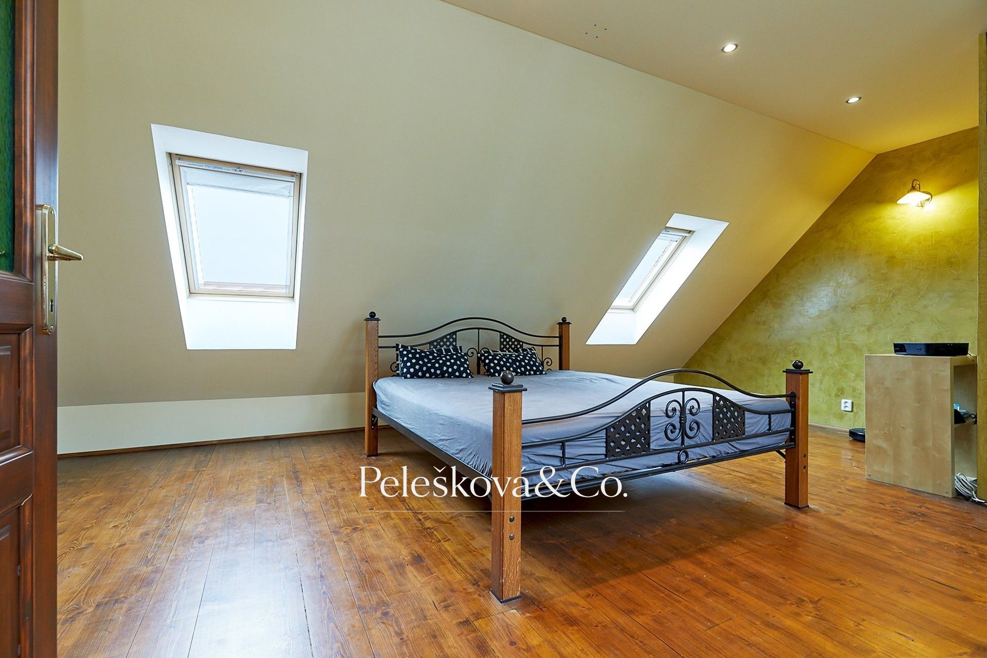 Pronájem bytu 4+kk 177 m² - foto 10