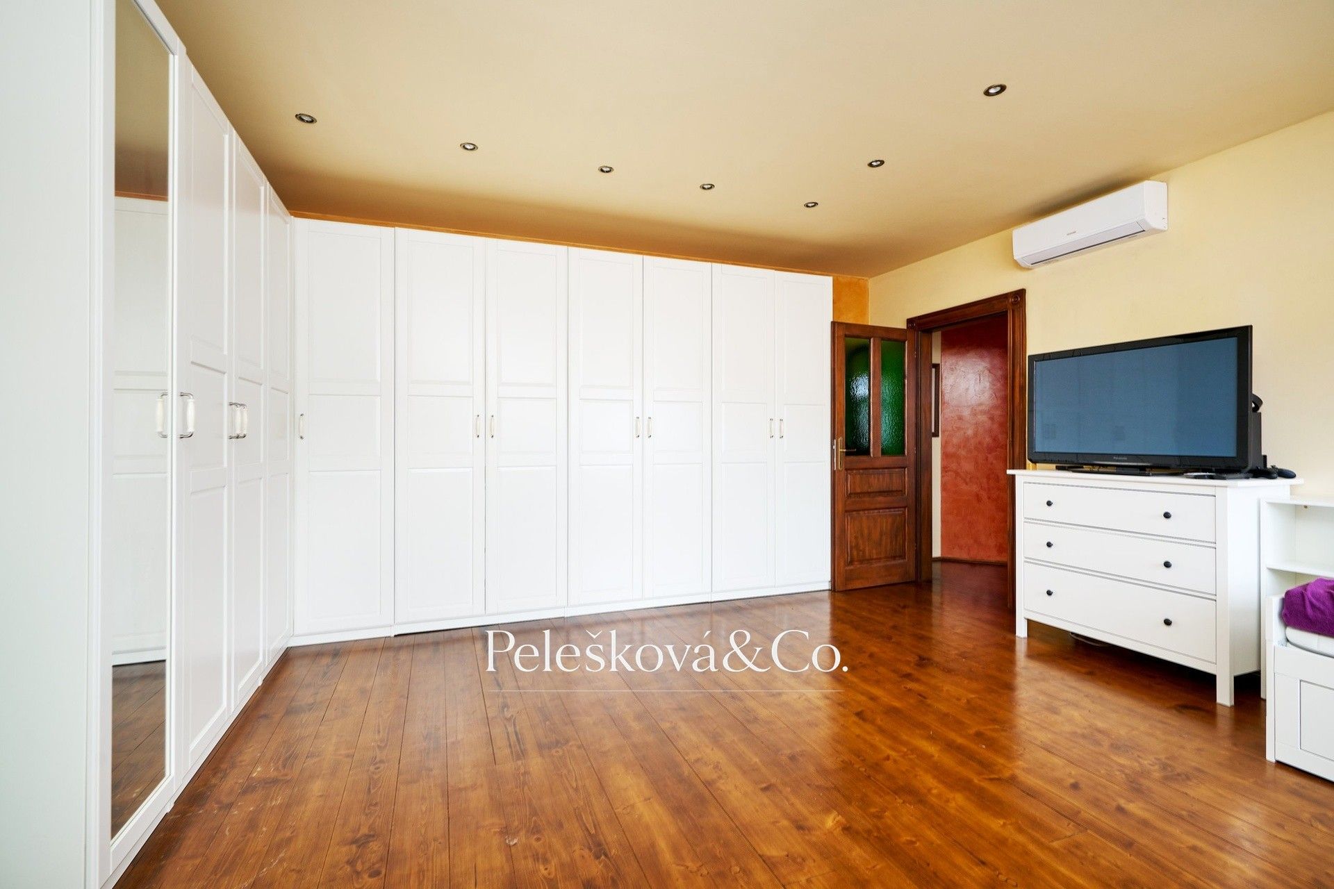 Pronájem bytu 4+kk 177 m² - foto 24