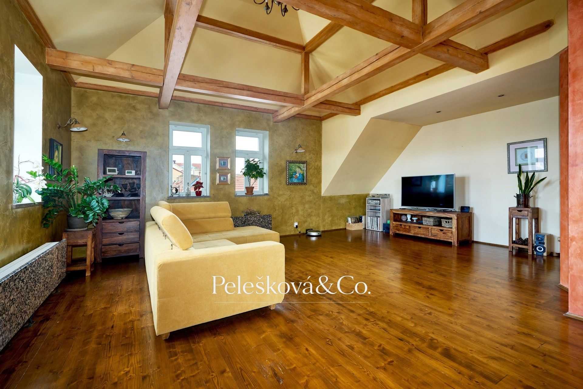 Pronájem bytu 4+kk 177 m² - foto 26