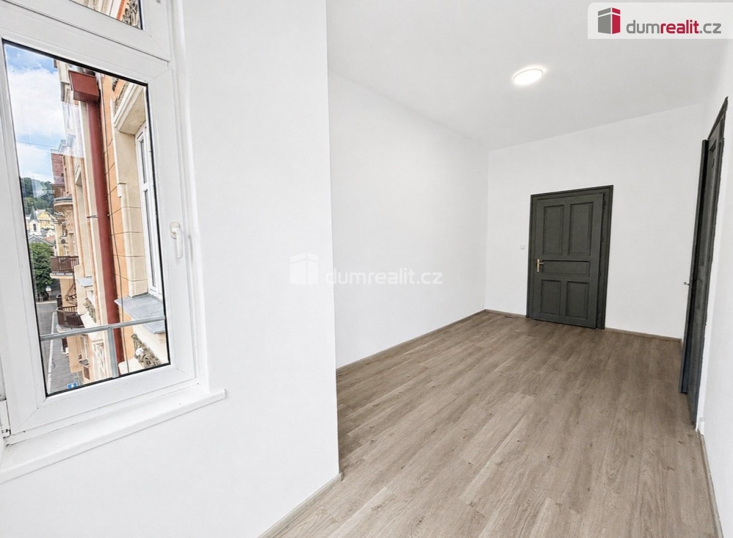 Pronájem bytu 2+1 54 m² - foto 8