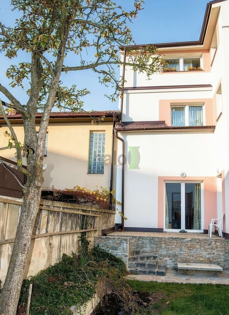 Pronájem bytu 2+1 56 m² - foto 8