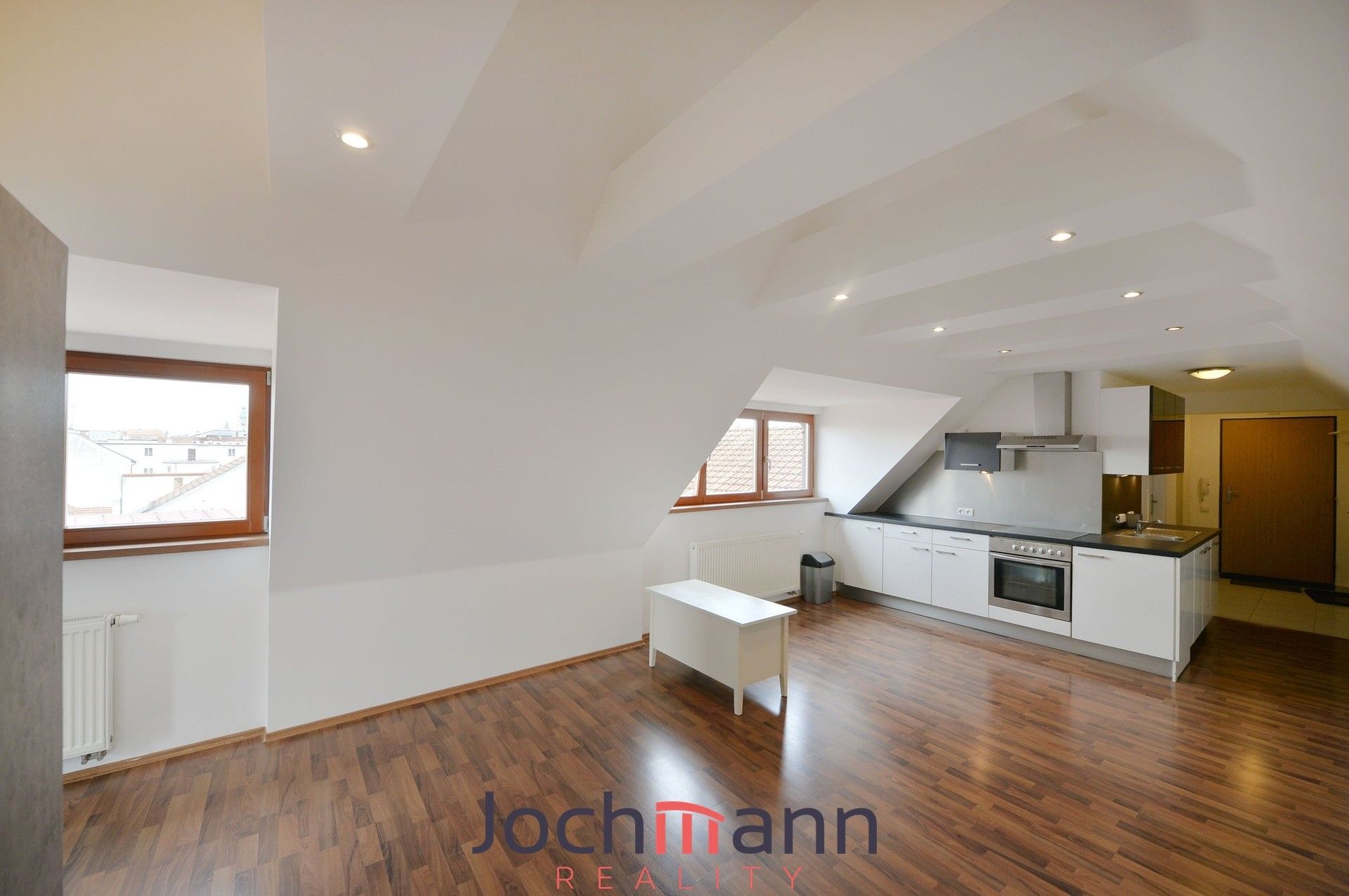 Pronájem bytu 1+kk 62 m² - foto 3