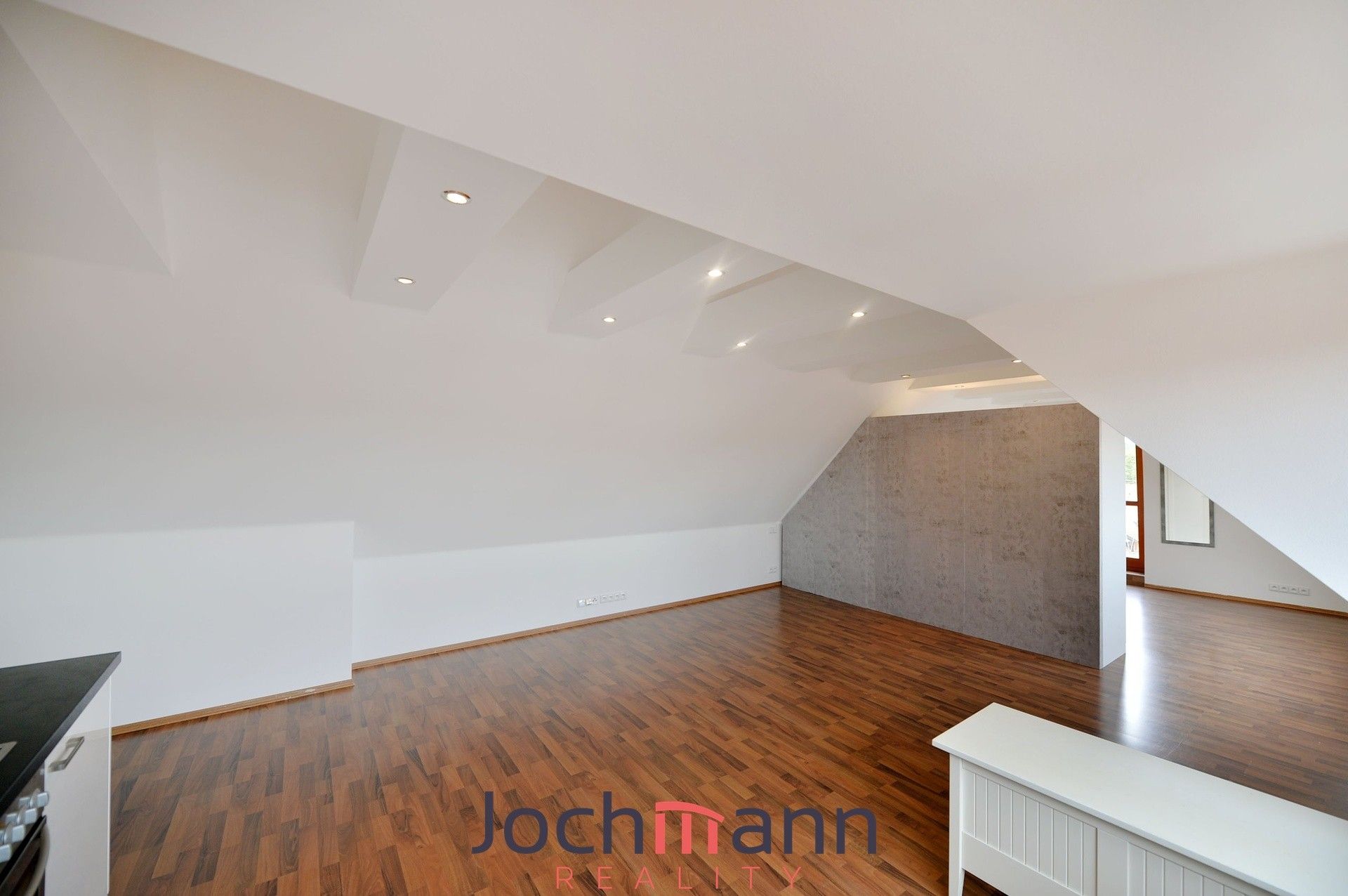 Pronájem bytu 1+kk 62 m² - foto 2