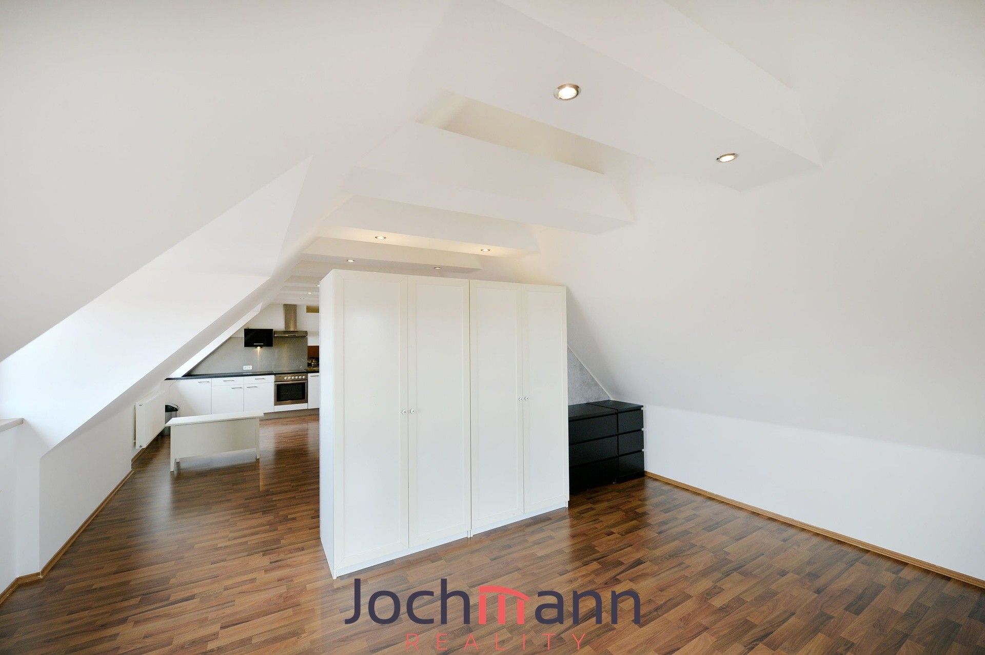 Pronájem bytu 1+kk 62 m² - foto 4