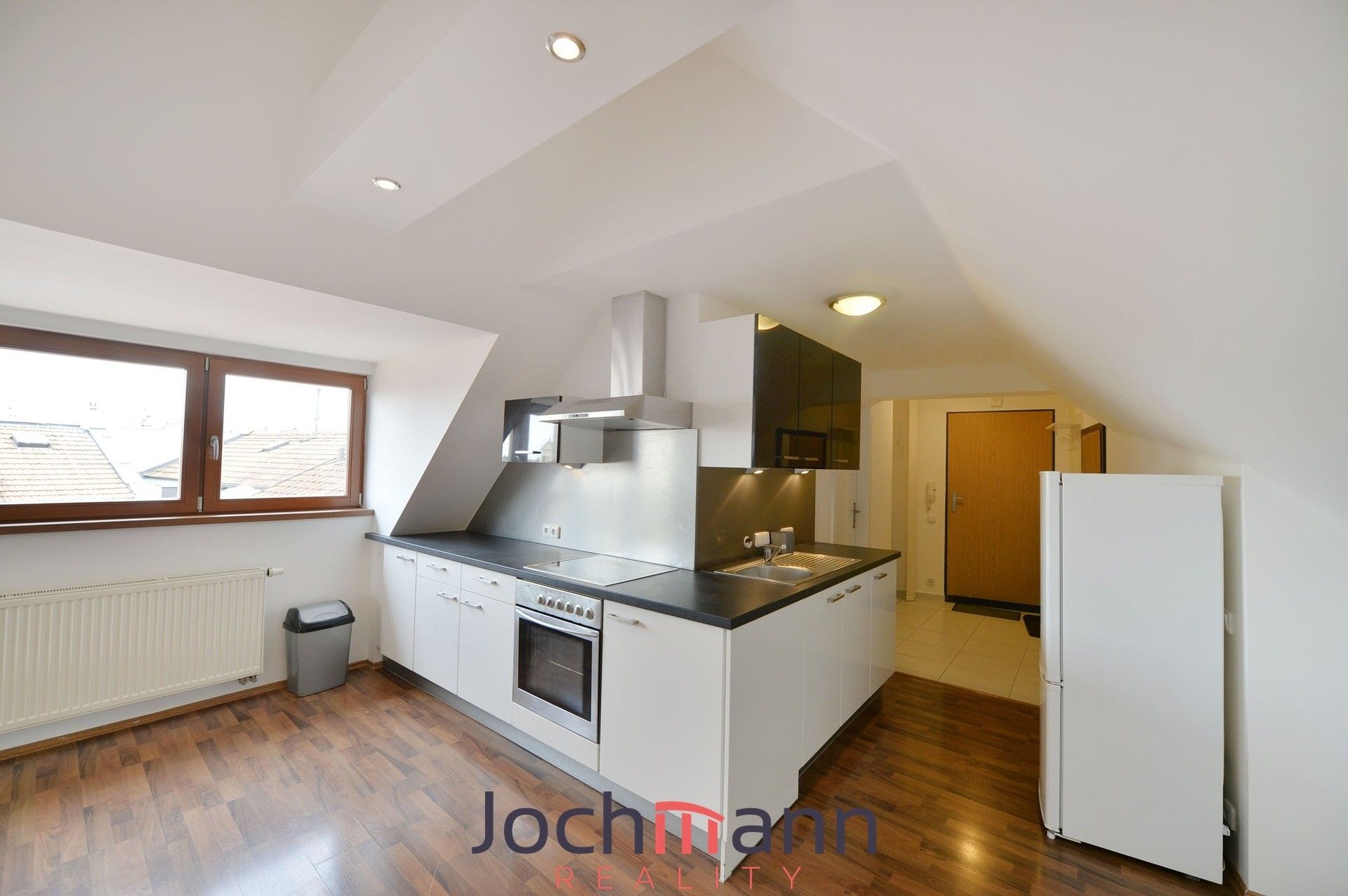 Pronájem bytu 1+kk 62 m² - foto 1