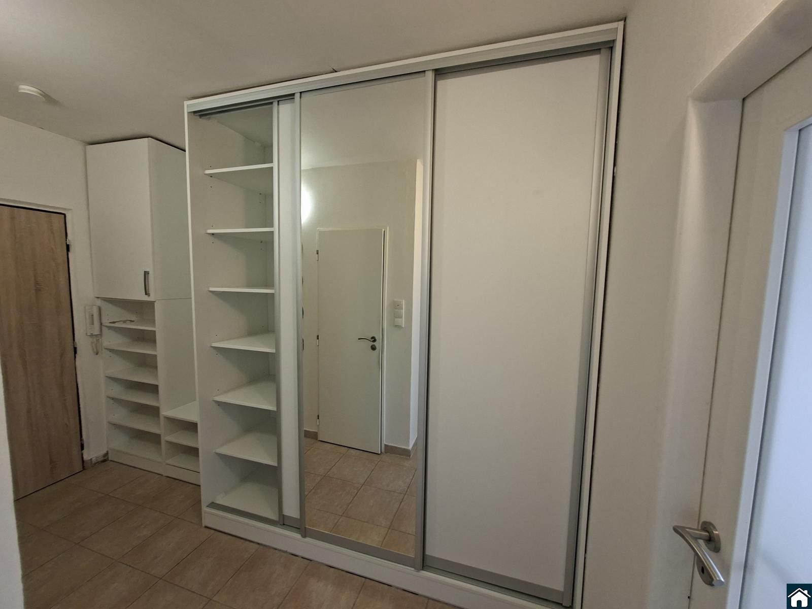Pronájem bytu 2+kk 48 m² - foto 10