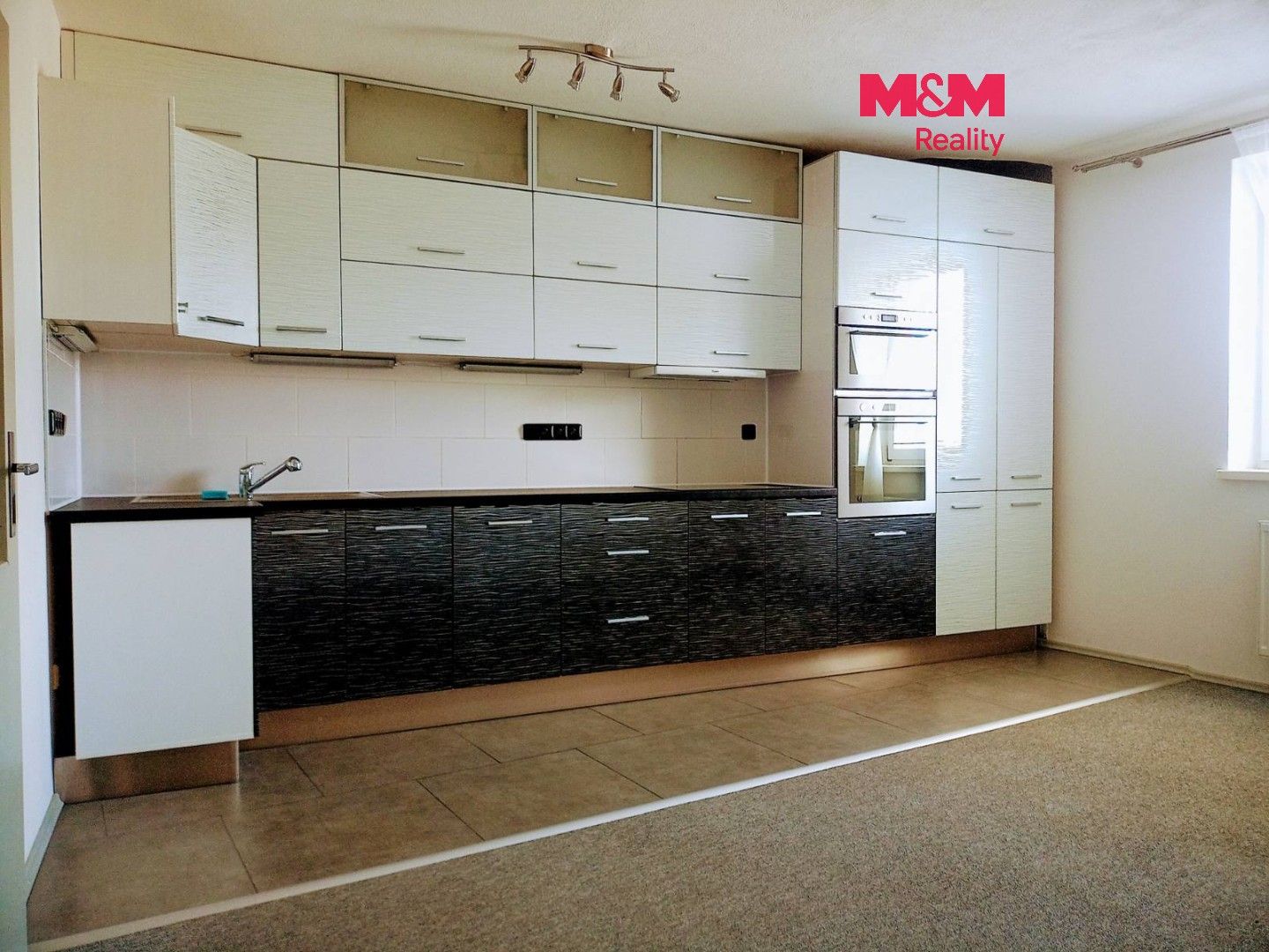 Pronájem bytu 3+kk 81 m² - foto 1