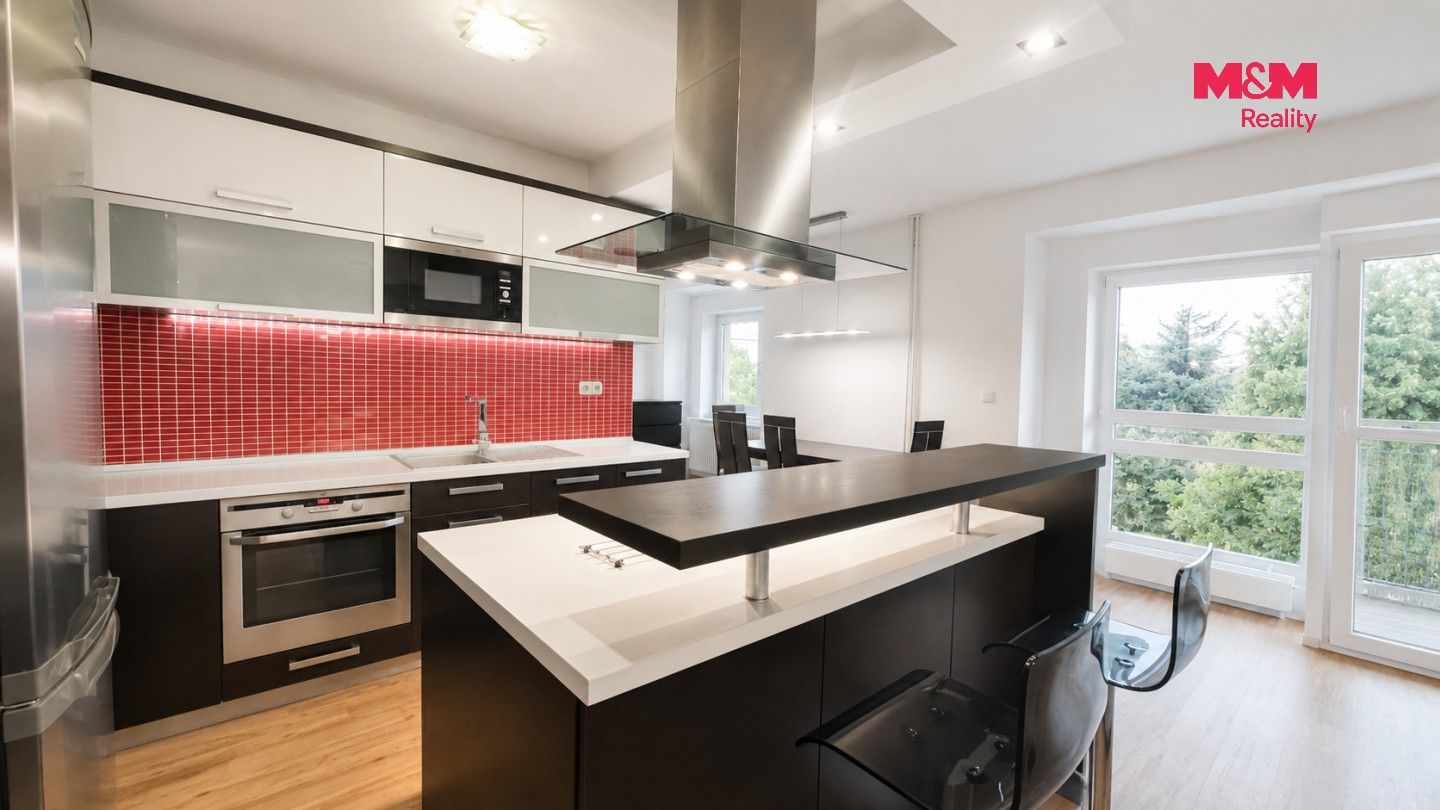 Pronájem bytu 3+kk 94 m² - foto 2