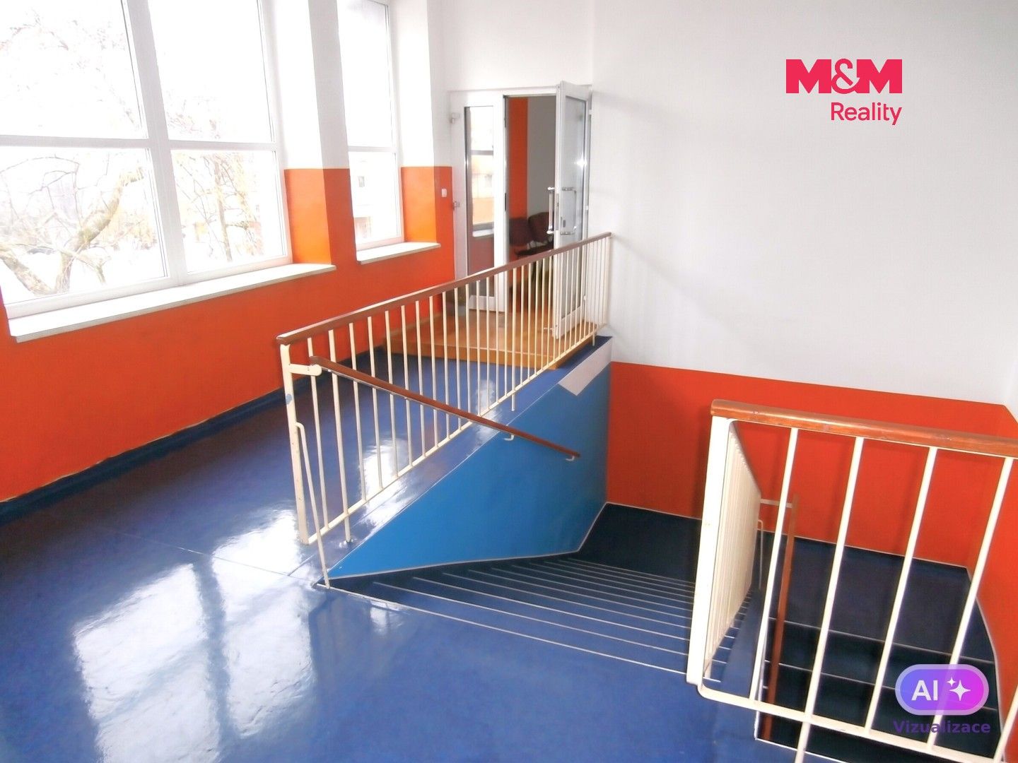 Pronájem komerčního prostoru 335 m² - foto 2
