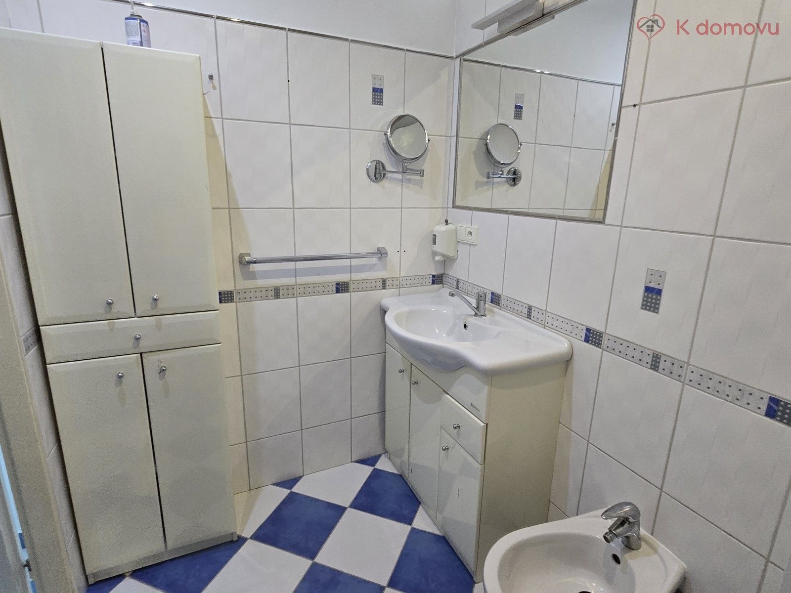 Pronájem bytu 2+1 55 m² - foto 8