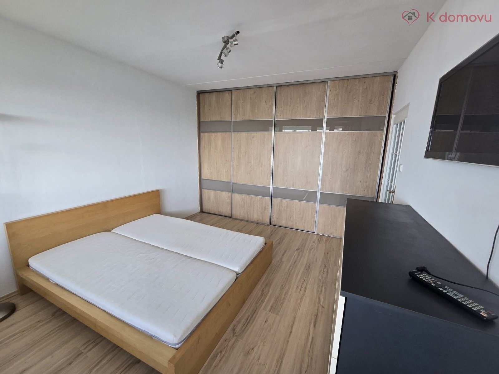 Pronájem bytu 2+1 55 m² - foto 11