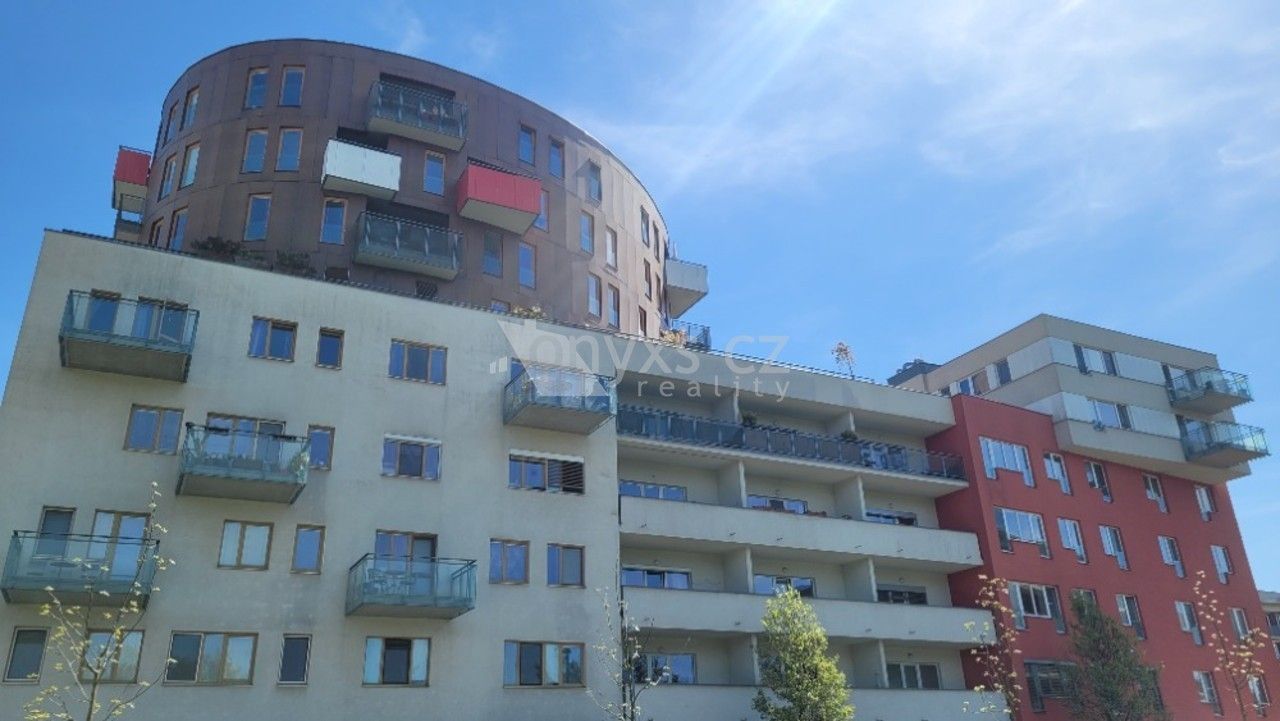 Pronájem bytu 2+kk 188 m² - foto 7