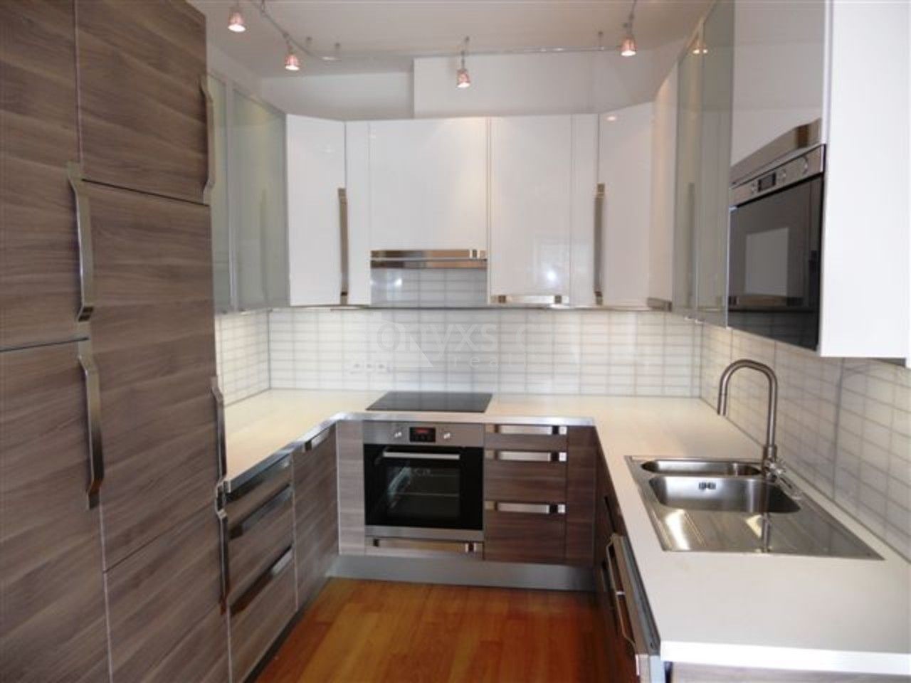 Pronájem bytu 2+kk 188 m² - foto 8