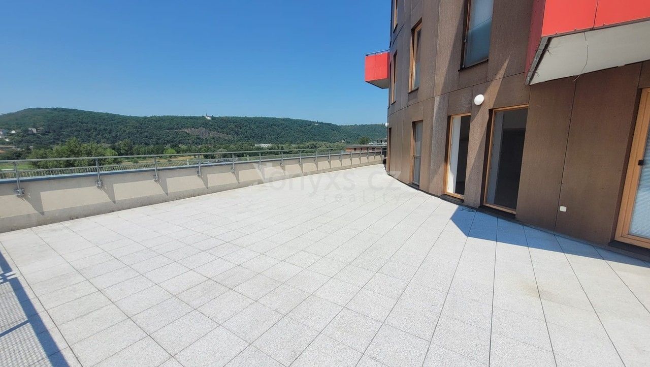 Pronájem bytu 2+kk 188 m² - foto 15