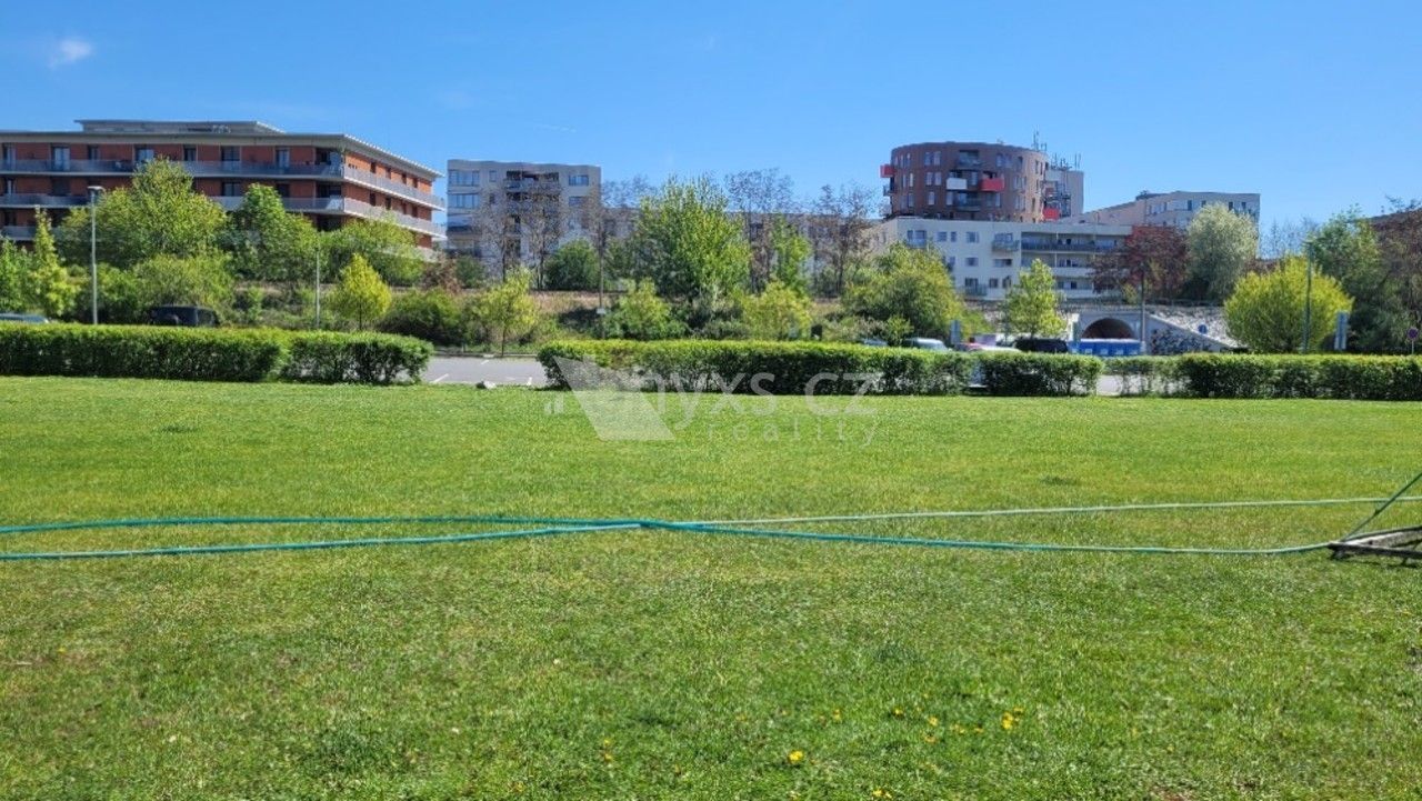 Pronájem bytu 2+kk 188 m² - foto 27