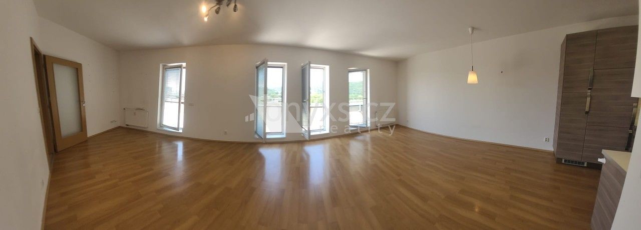 Pronájem bytu 2+kk 188 m² - foto 36
