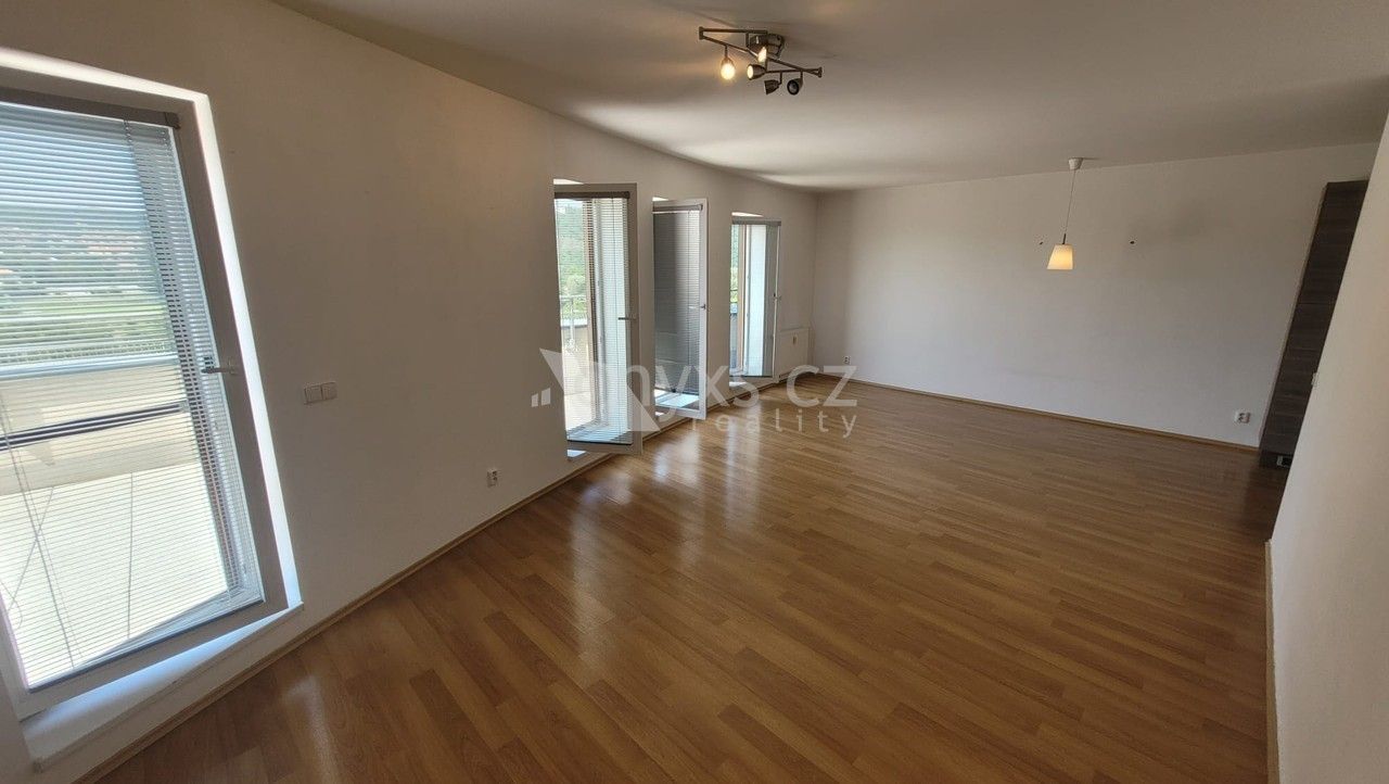 Pronájem bytu 2+kk 188 m² - foto 34
